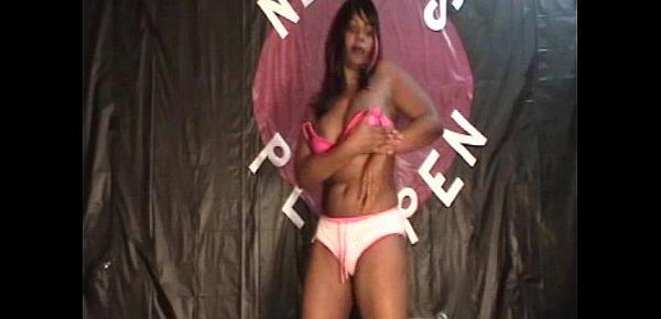  Sexy Striptease 4  Nilou Achtland